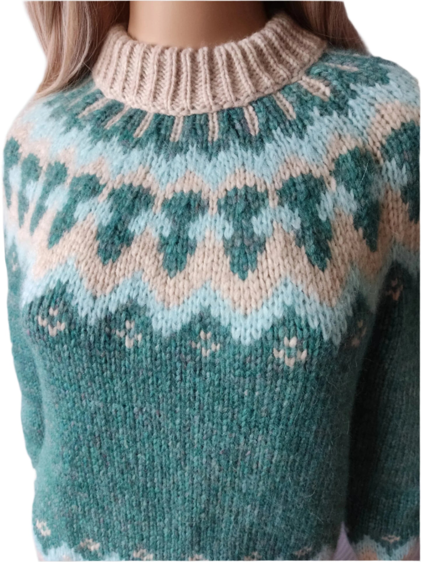 Hand-knitted teal oversized unisex Scandinavian Lopapeysa sweater with a chunky-knit beige and blue Nordic round yoke, featuring a double crew neck, beige ribbed cuffs, and hem, made from soft hypoallergenic baby alpaca and merino wool.