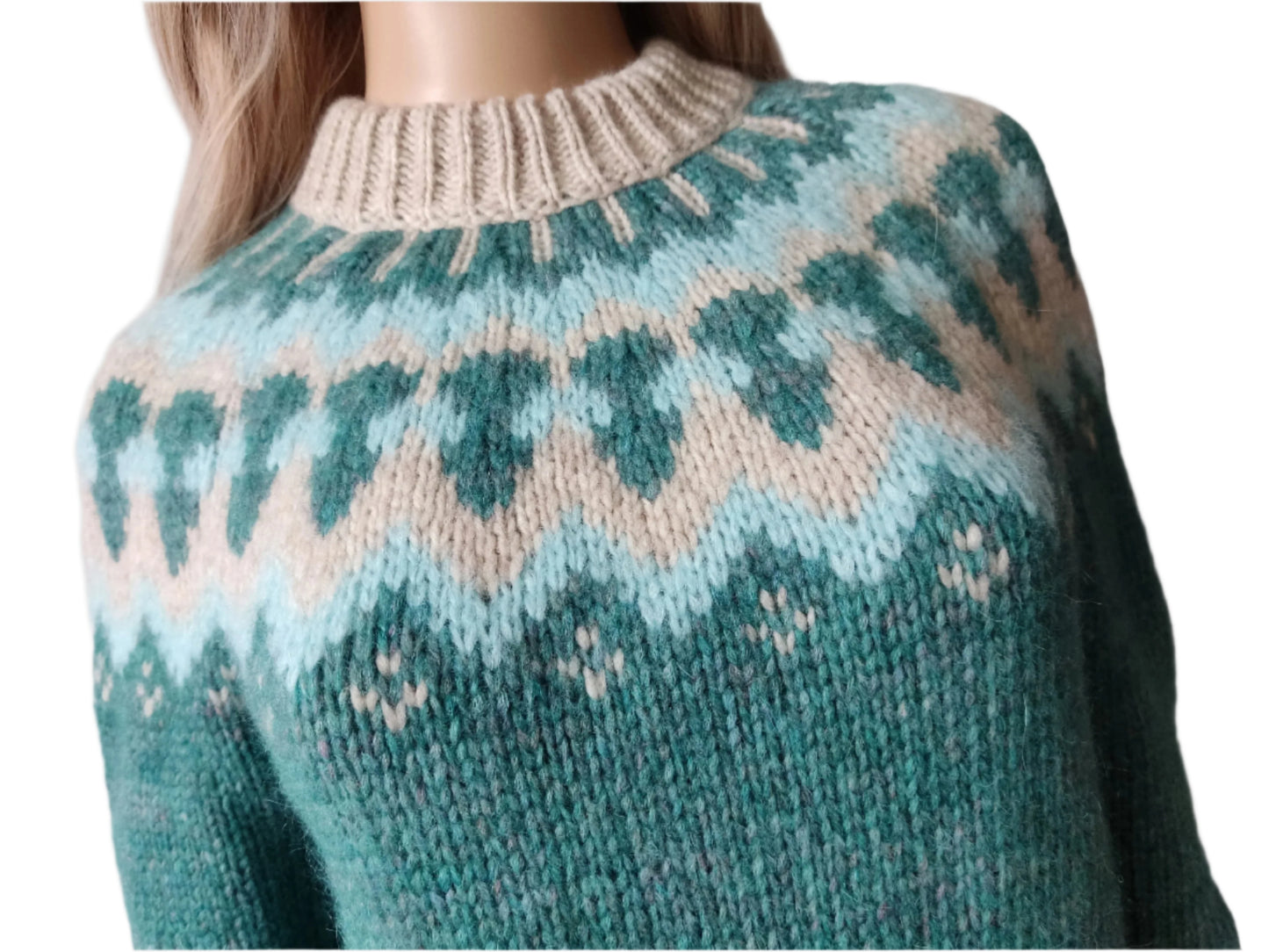 Hand-knitted teal oversized unisex Scandinavian Lopapeysa sweater with a chunky-knit beige and blue Nordic round yoke, featuring a double crew neck, beige ribbed cuffs, and hem, made from soft hypoallergenic baby alpaca and merino wool.