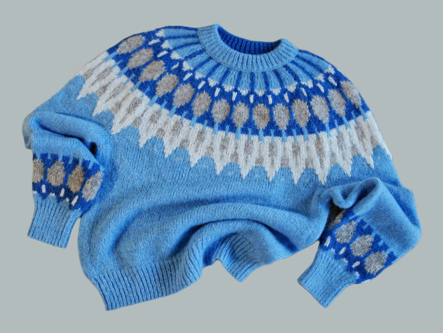 Blue Womens Scandinavian Sweater Lopapeysa Fair Isle Hand Knitted with a Nordic Beige & White Patterned Yoke - EdelWear