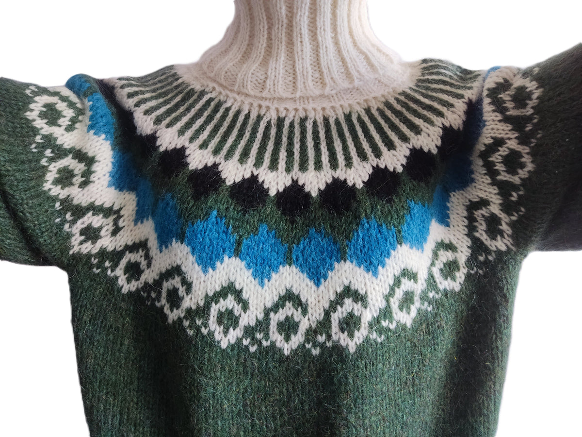 Hand-Knitted Scandinavian Sweater Turtleneck in Camel for Winter Warmth - EdelWear