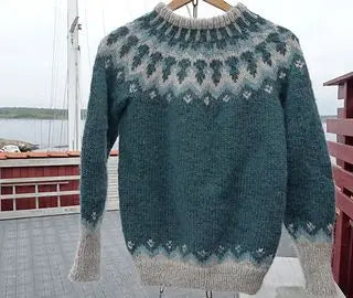 White Chunky Oversized Unisex Scandinavian Lopapeysa Sweater Fair Isle Hand Knitted with a Brown Nordic Patterned Yoke - EdelWear