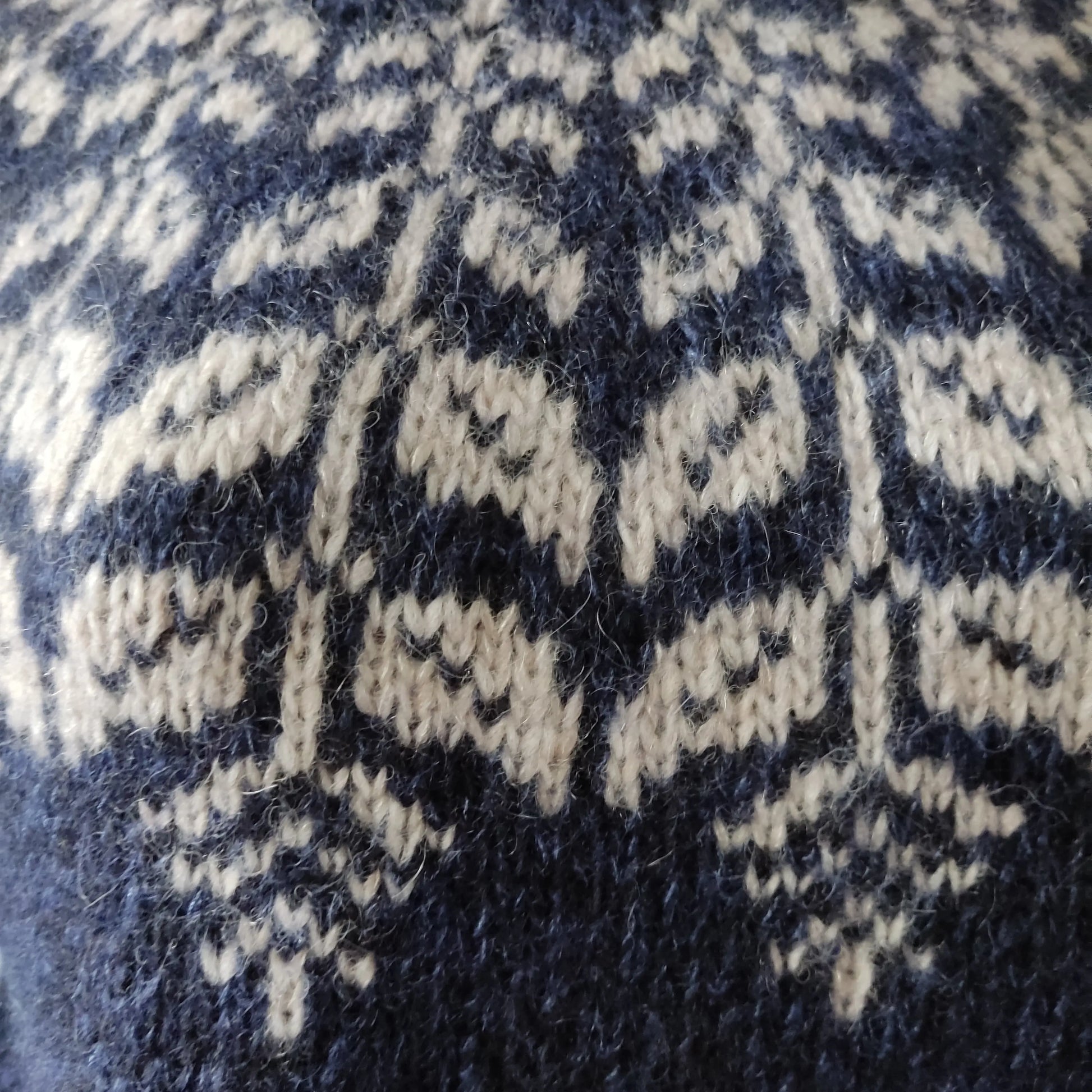 Womens Beige Gray Scandinavian Sweater Fair Isle Lopapeysa Turtleneck with Blue round Yoke - EdelWear